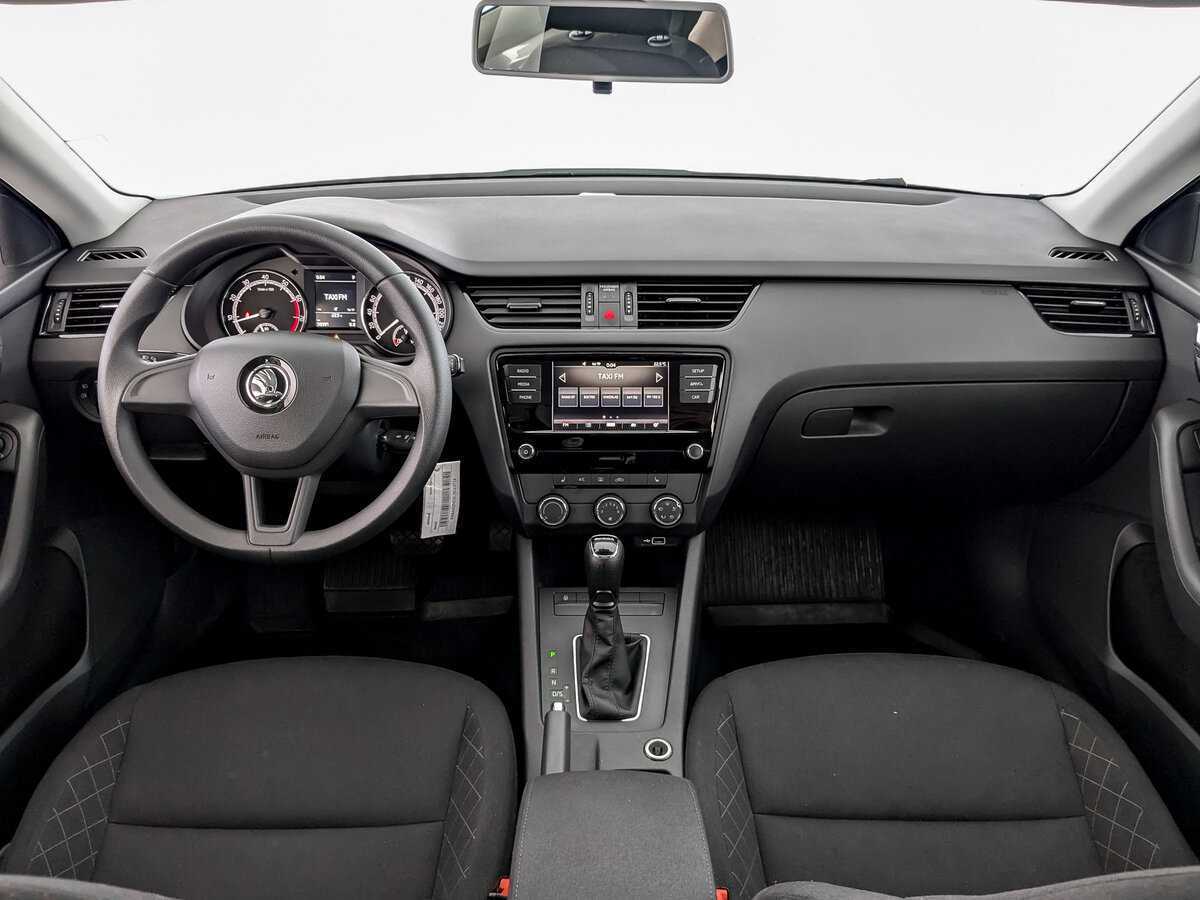 Купить Skoda Octavia с пробегом. Фото: #11