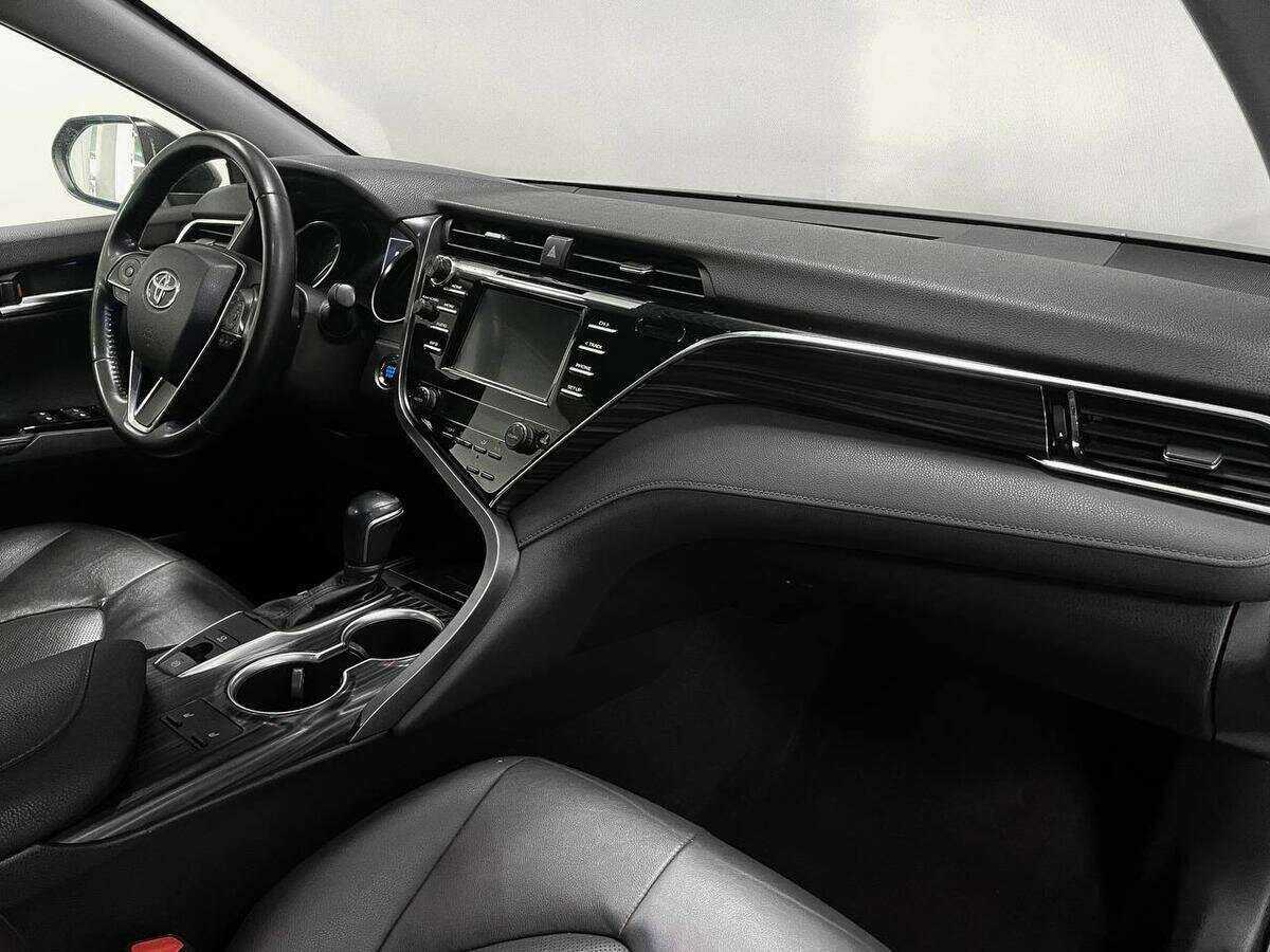 Купить Toyota Camry с пробегом. Фото: #7