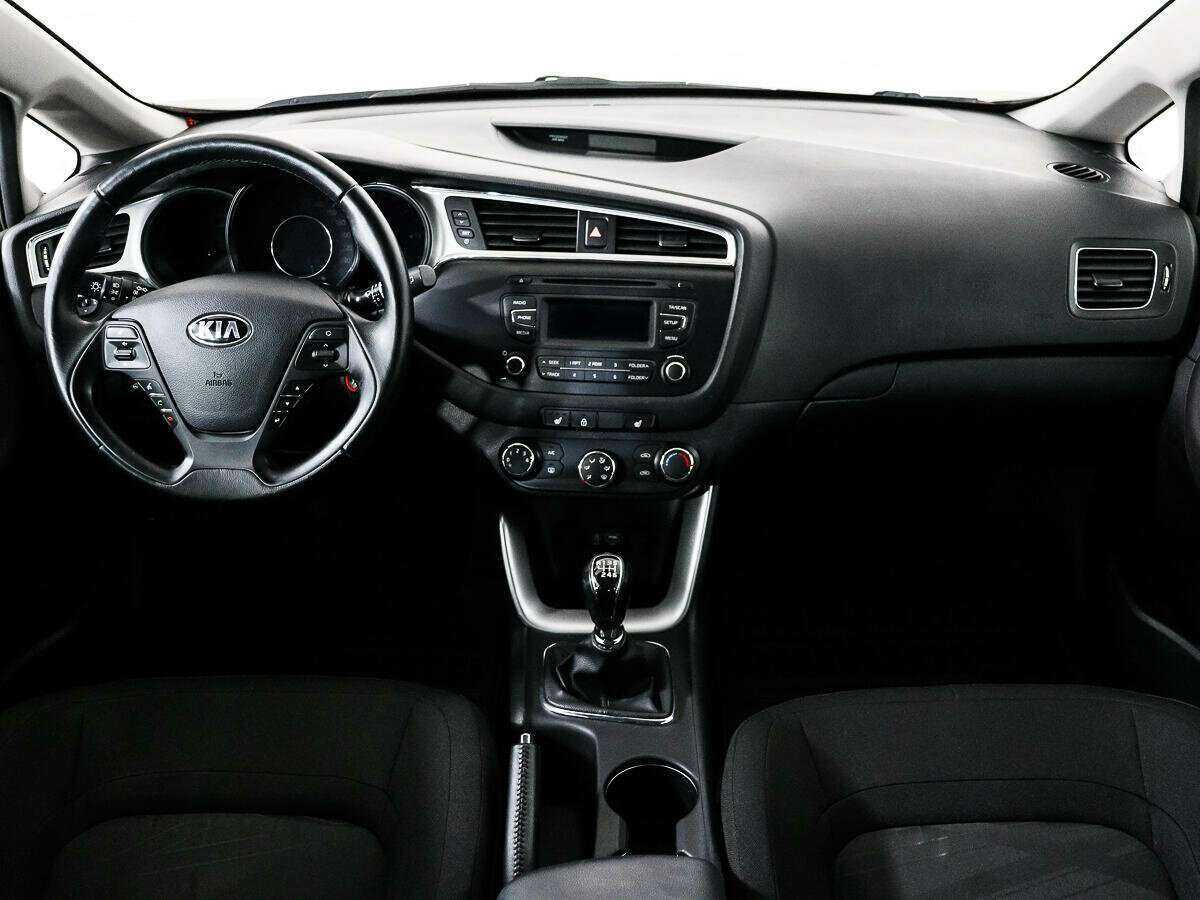 Купить Kia Ceed с пробегом. Фото: #11