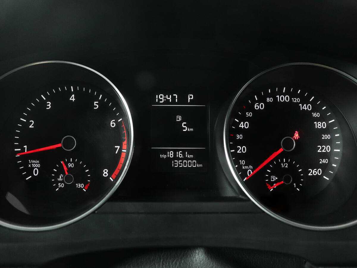 Купить Volkswagen Jetta с пробегом. Фото: #8