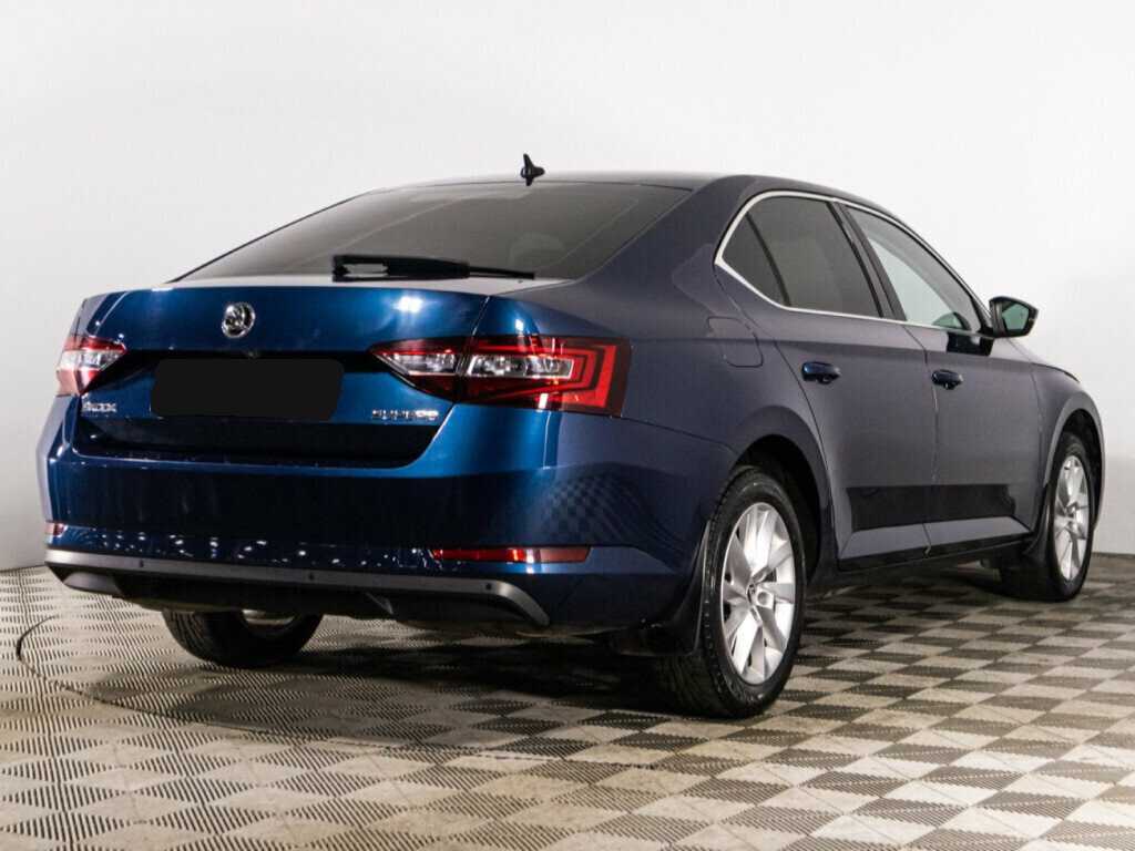 Купить Skoda Superb с пробегом. Фото: #4
