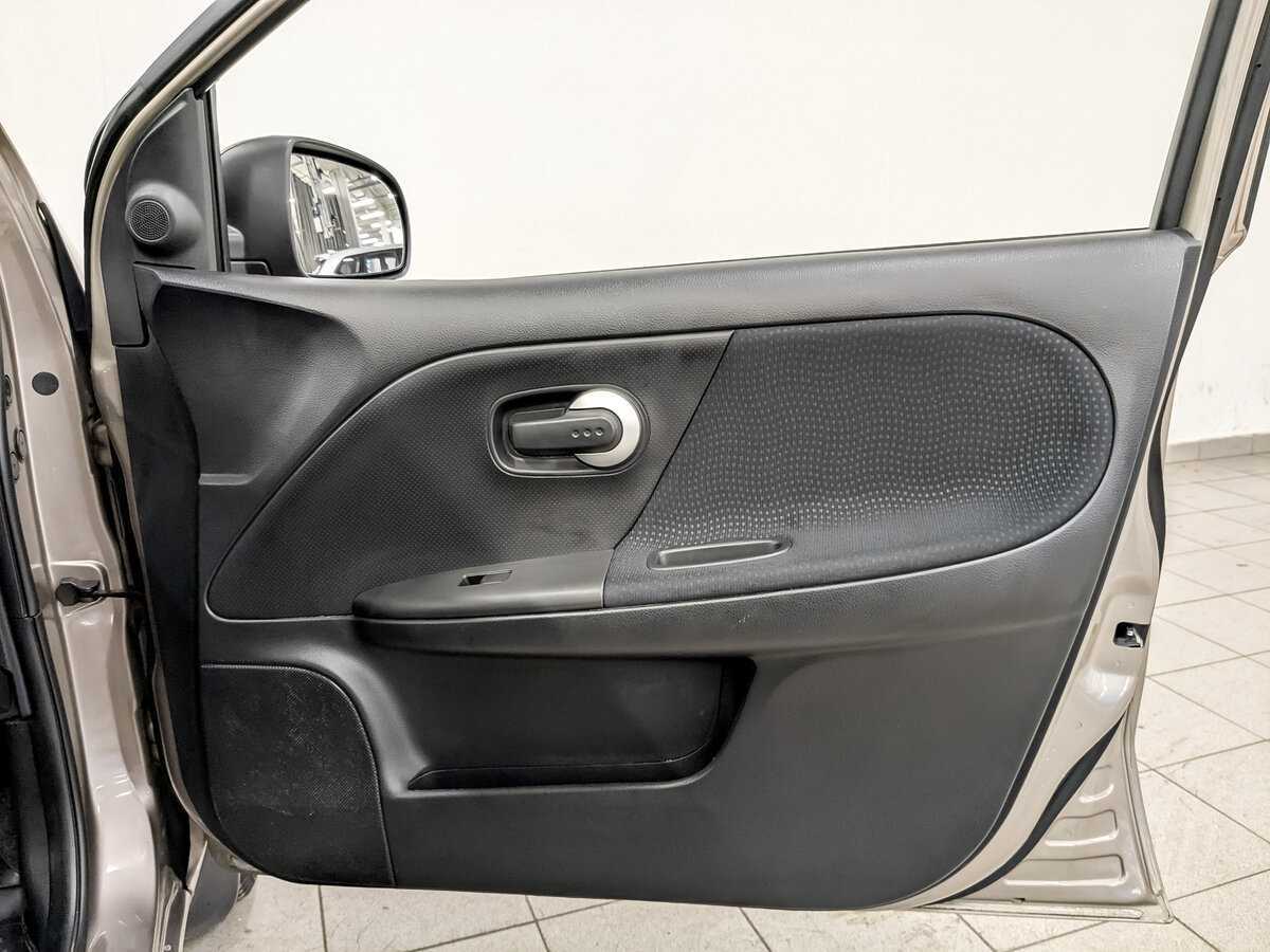Купить Nissan Note с пробегом. Фото: #23