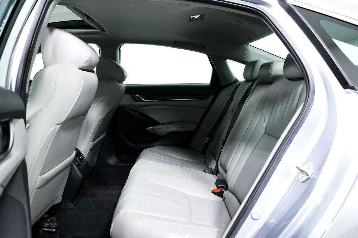 Купить Honda Accord с пробегом. Фото: #11