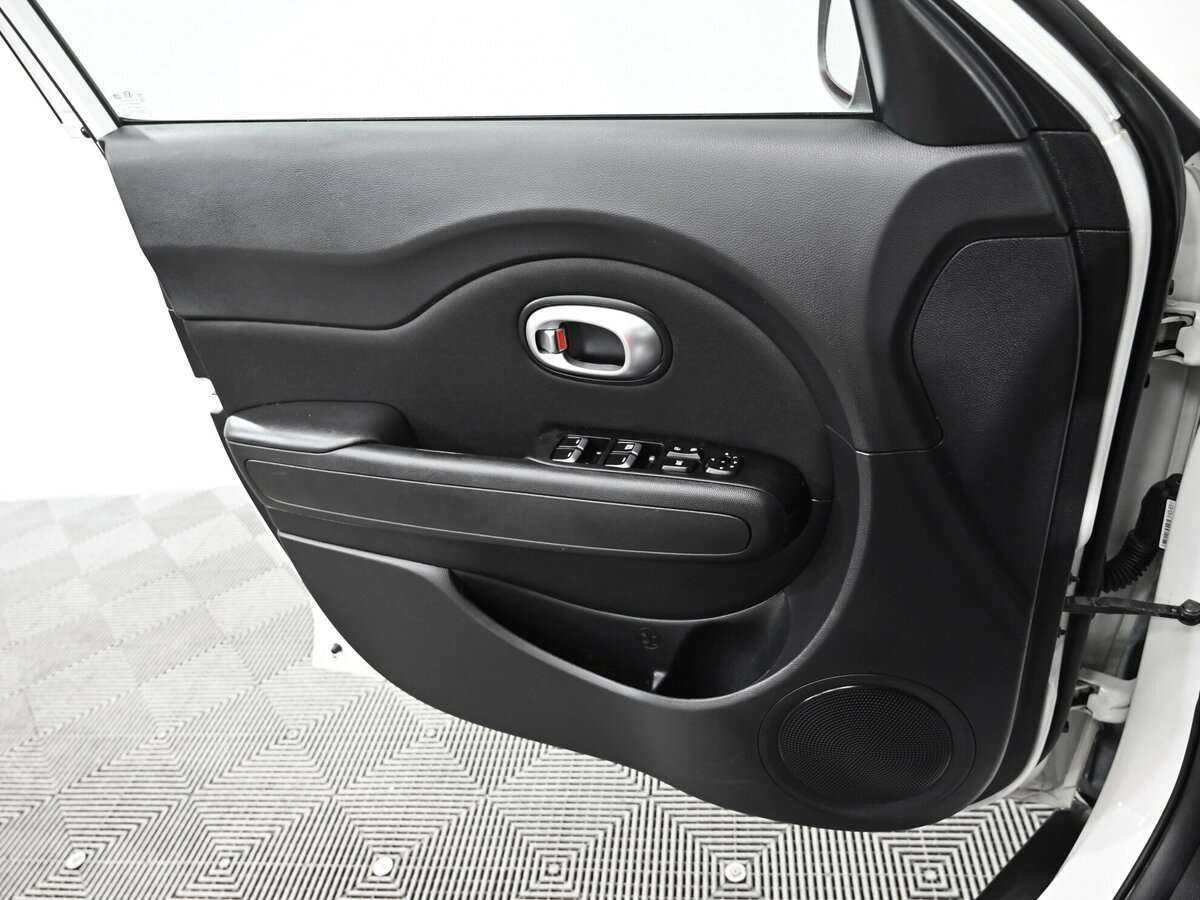Купить Kia Soul с пробегом. Фото: #4