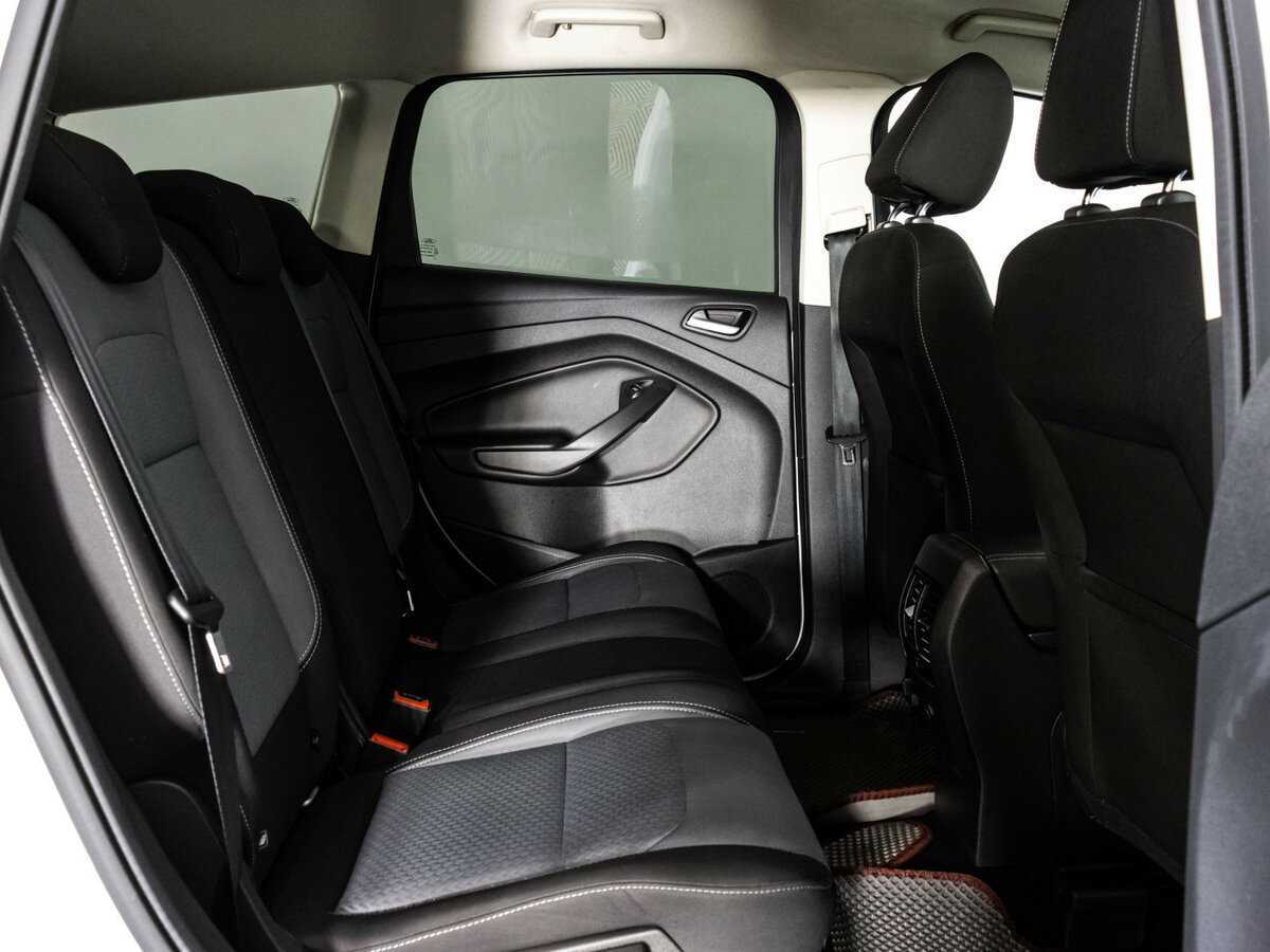 Купить Ford Kuga с пробегом. Фото: #8