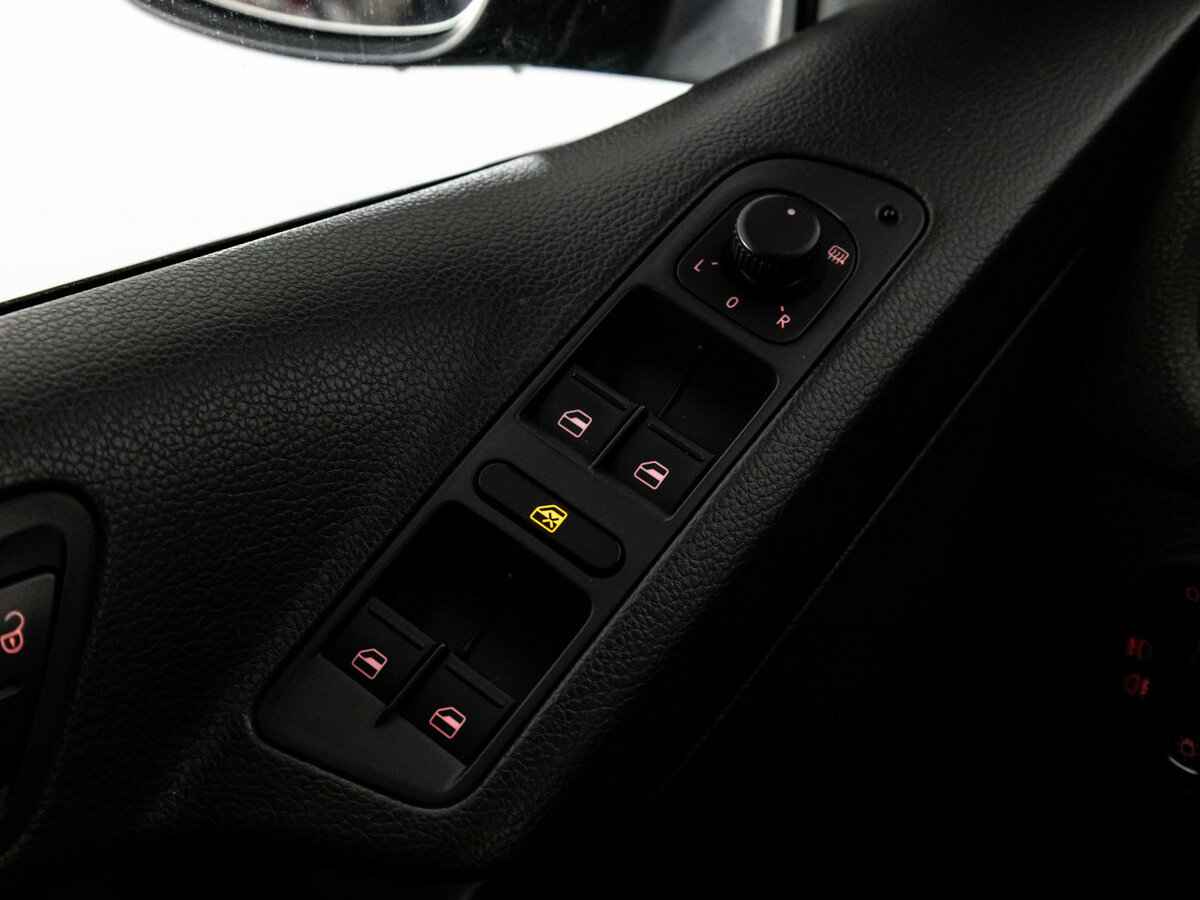 Купить Volkswagen Tiguan с пробегом. Фото: #12