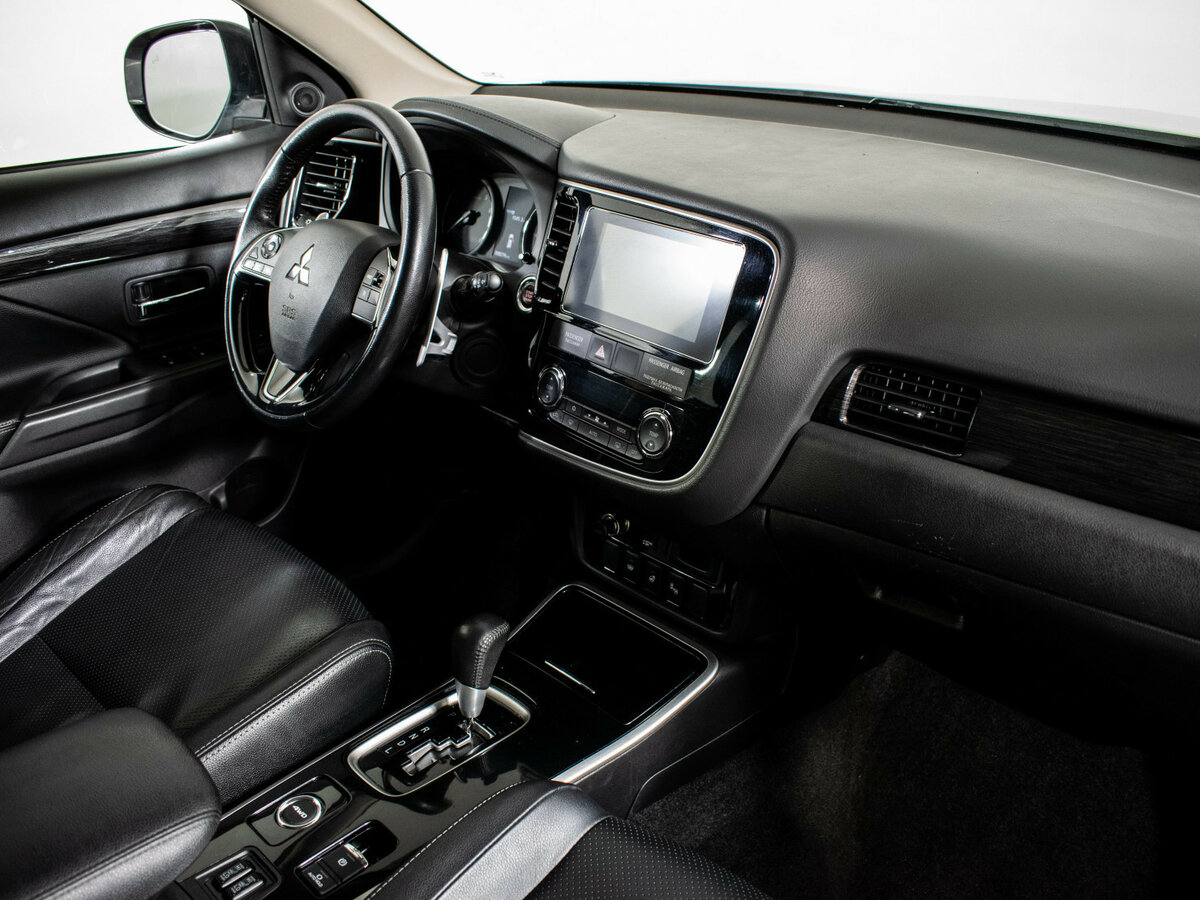 Купить Mitsubishi Outlander с пробегом. Фото: #9