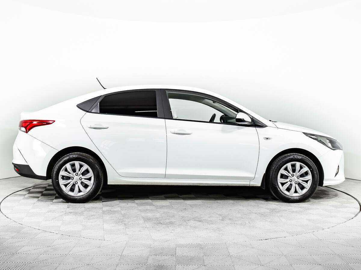 Купить Hyundai Solaris с пробегом. Фото: #3