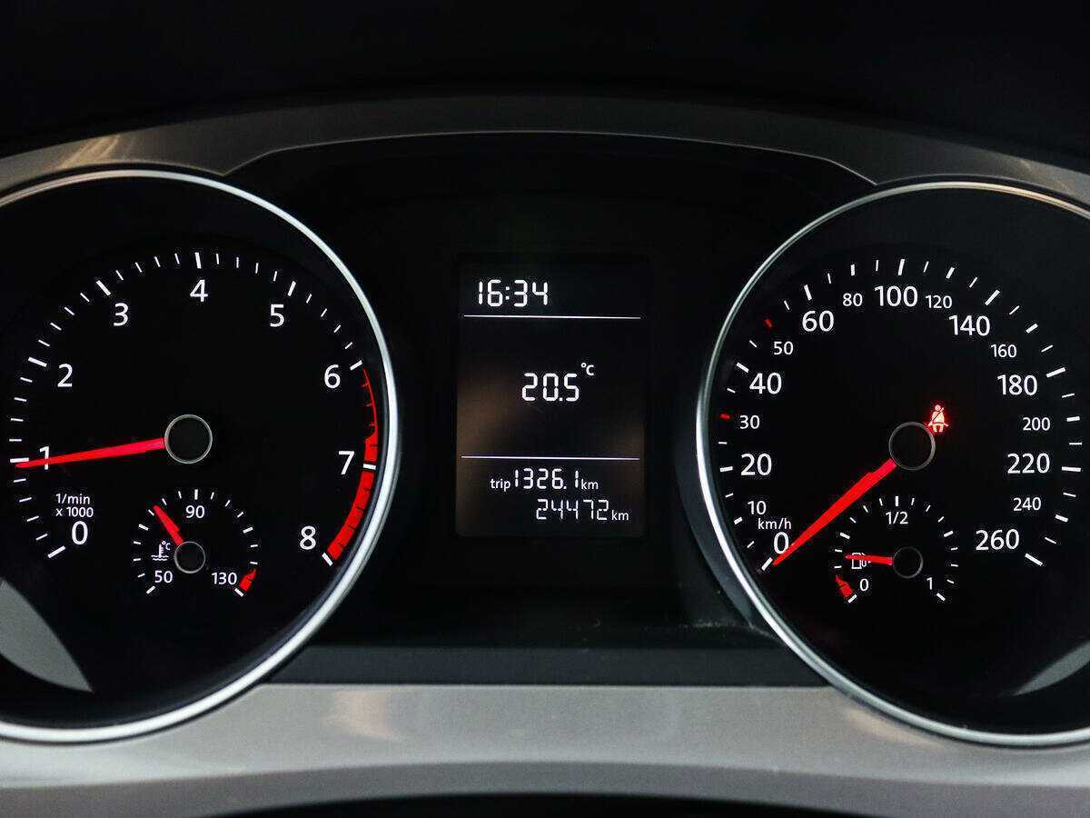 Купить Volkswagen Jetta с пробегом. Фото: #8