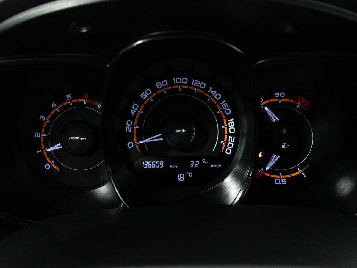 Купить Lada (ВАЗ) Vesta с пробегом. Фото: #11