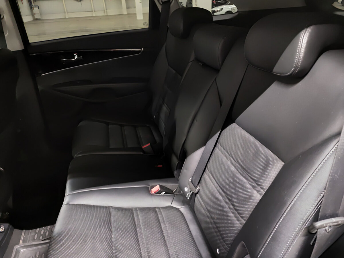 Купить Kia Sorento с пробегом. Фото: #11