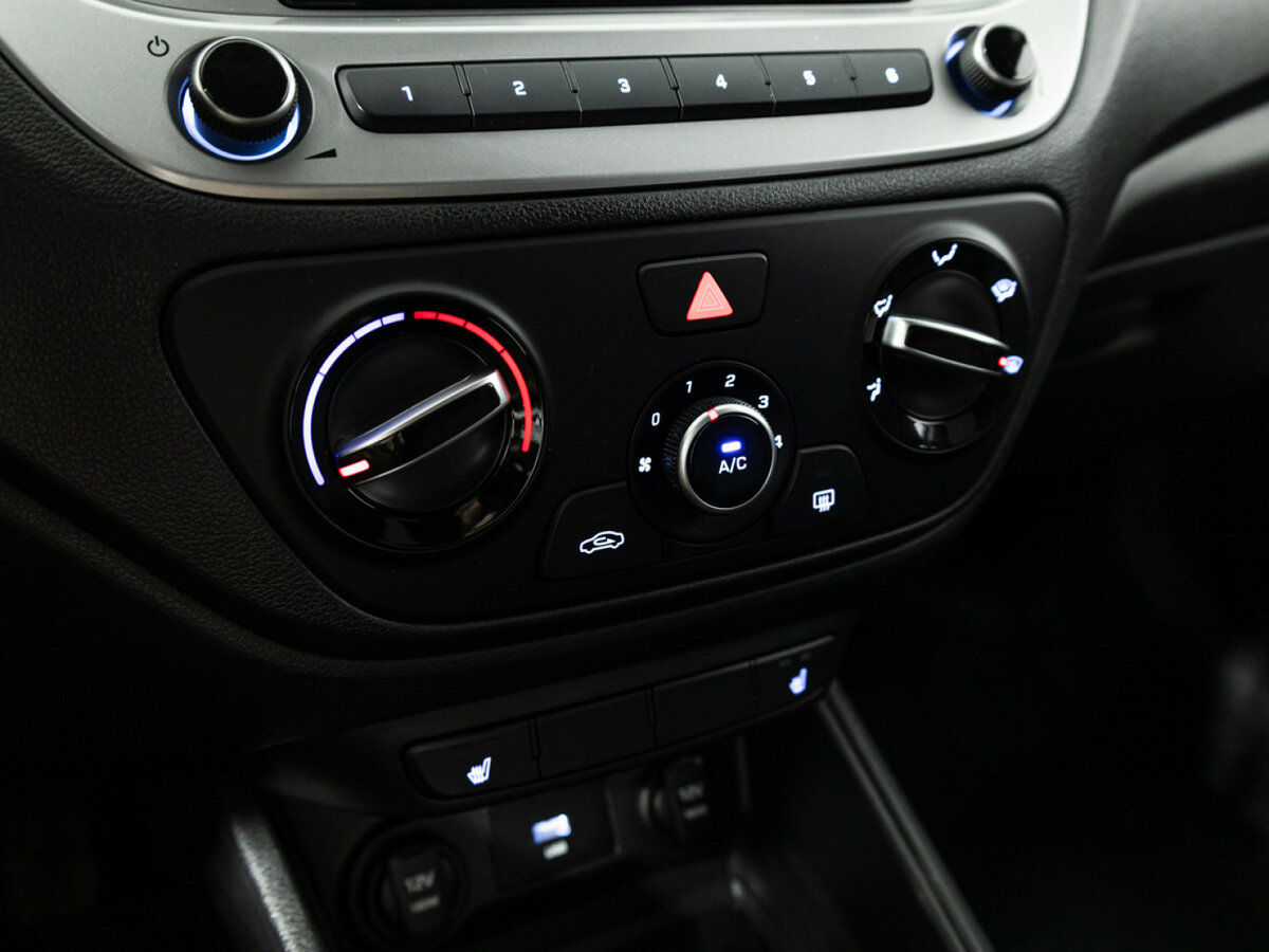 Купить Hyundai Solaris с пробегом. Фото: #15