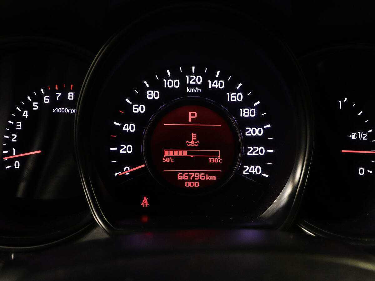 Купить Kia Ceed с пробегом. Фото: #8