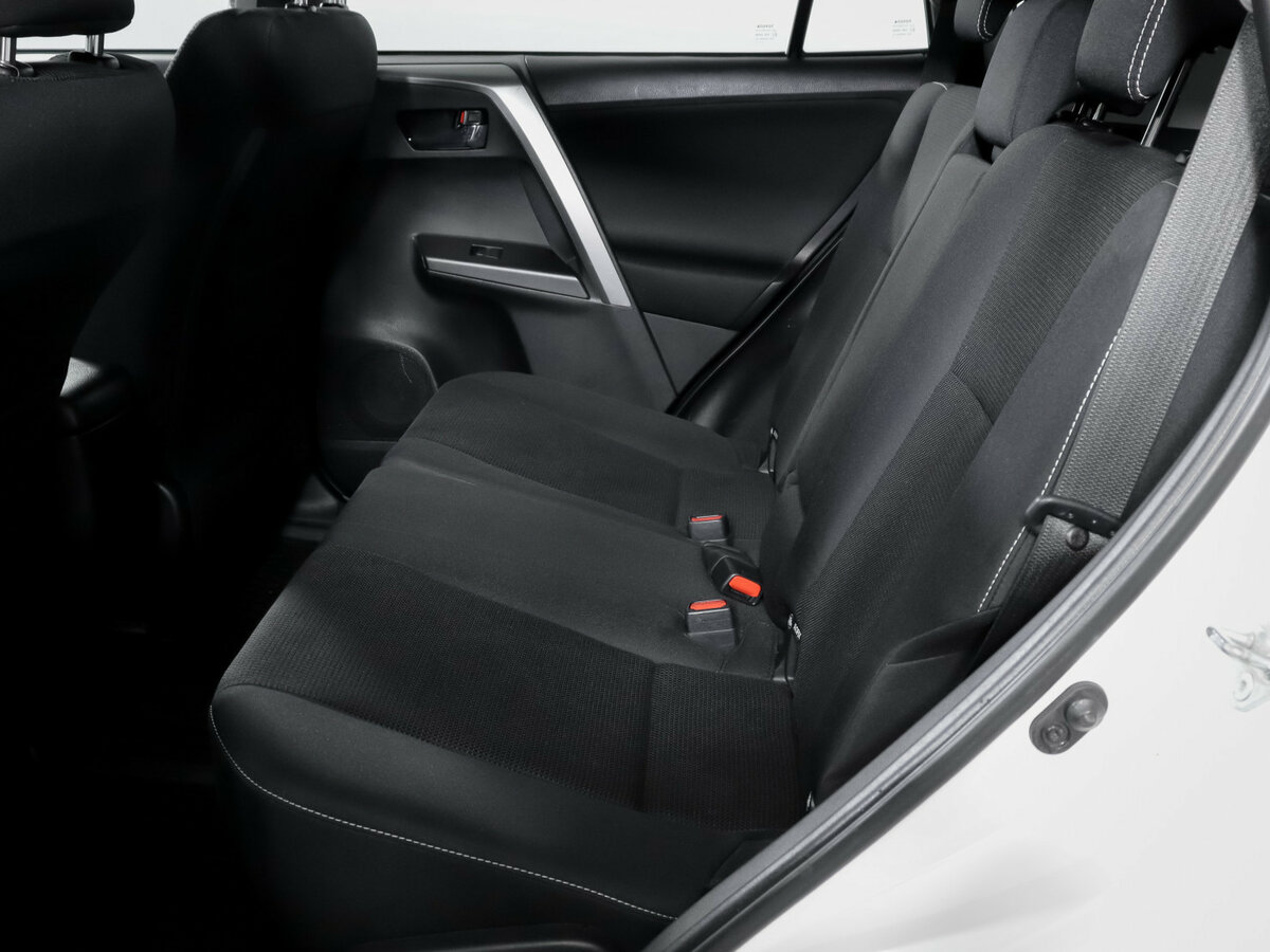 Купить Toyota RAV4 с пробегом. Фото: #9