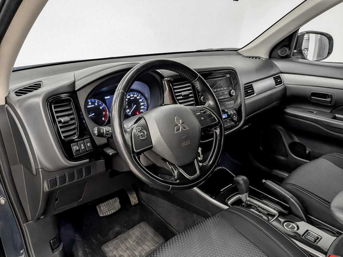 Купить Mitsubishi Outlander с пробегом. Фото: #15