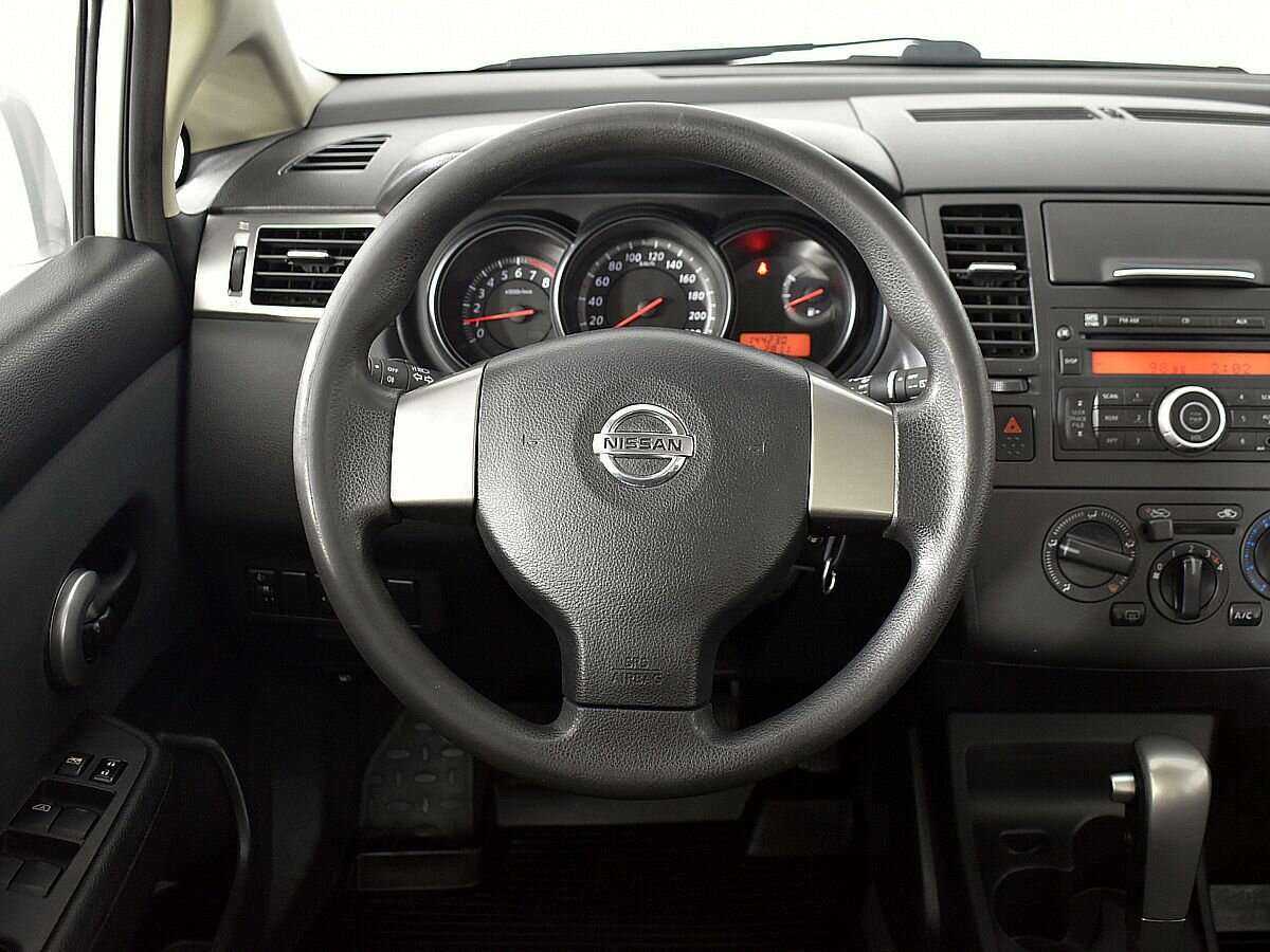Купить Nissan Tiida с пробегом. Фото: #10
