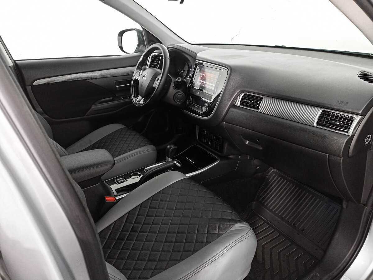 Купить Mitsubishi Outlander с пробегом. Фото: #10