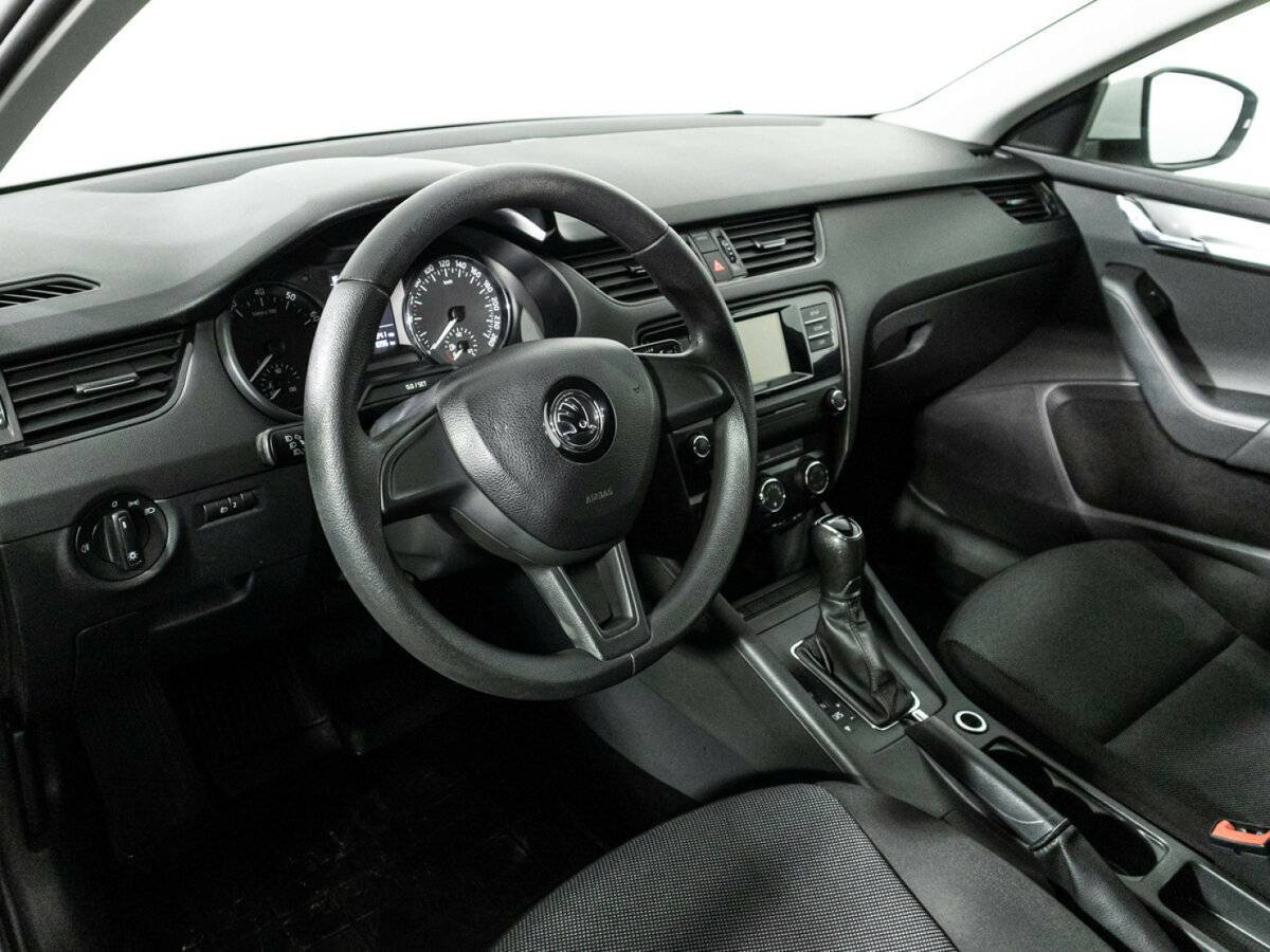 Купить Skoda Octavia с пробегом. Фото: #10