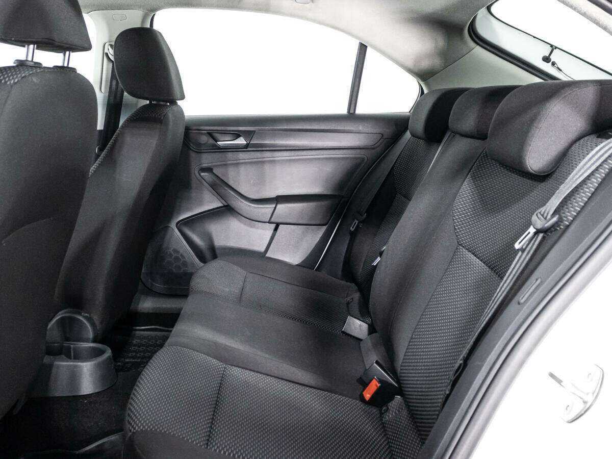 Купить Volkswagen Polo с пробегом. Фото: #8