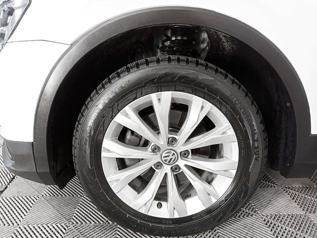Купить Volkswagen Tiguan с пробегом. Фото: #17