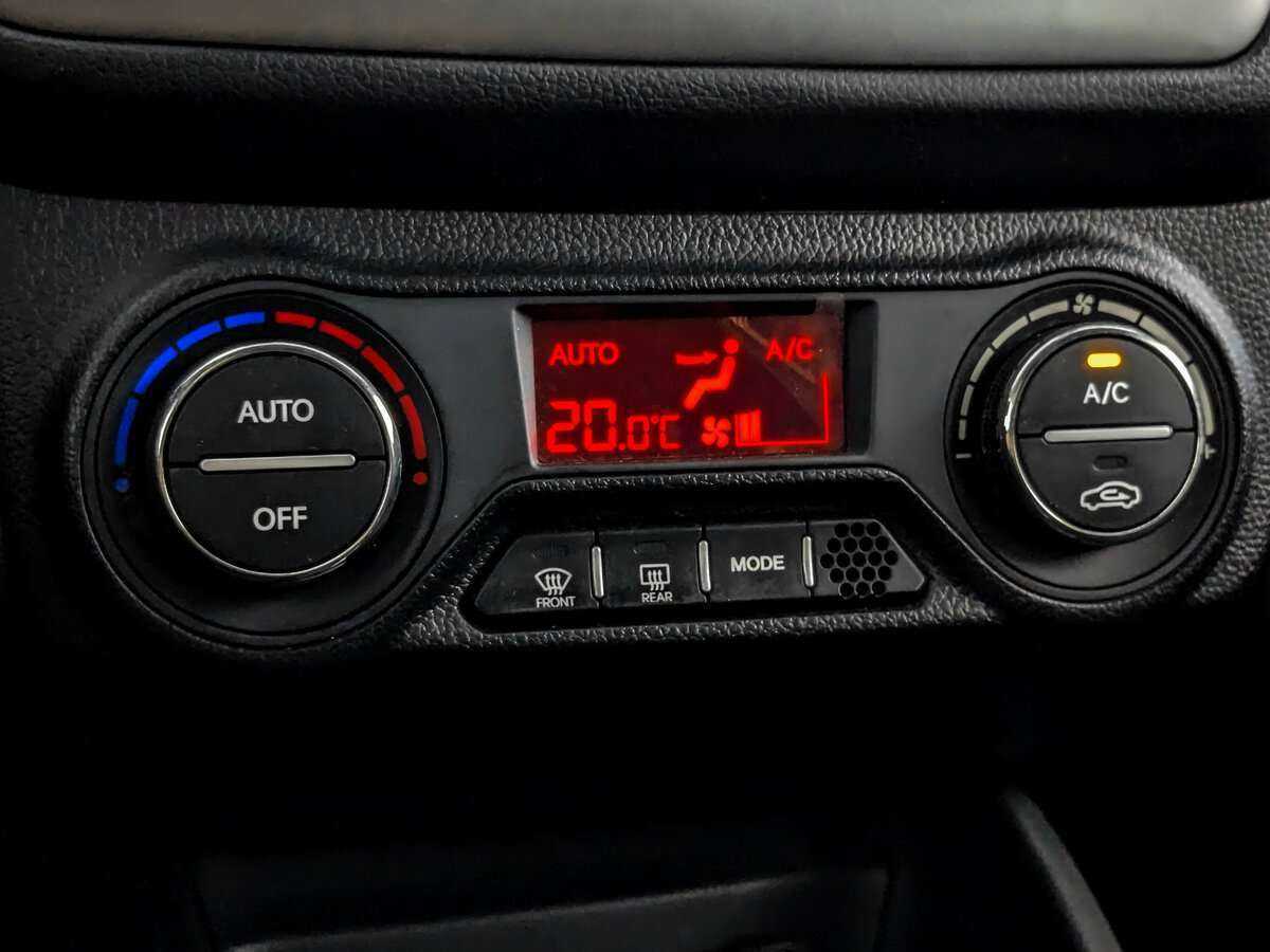 Купить Kia Rio с пробегом. Фото: #20