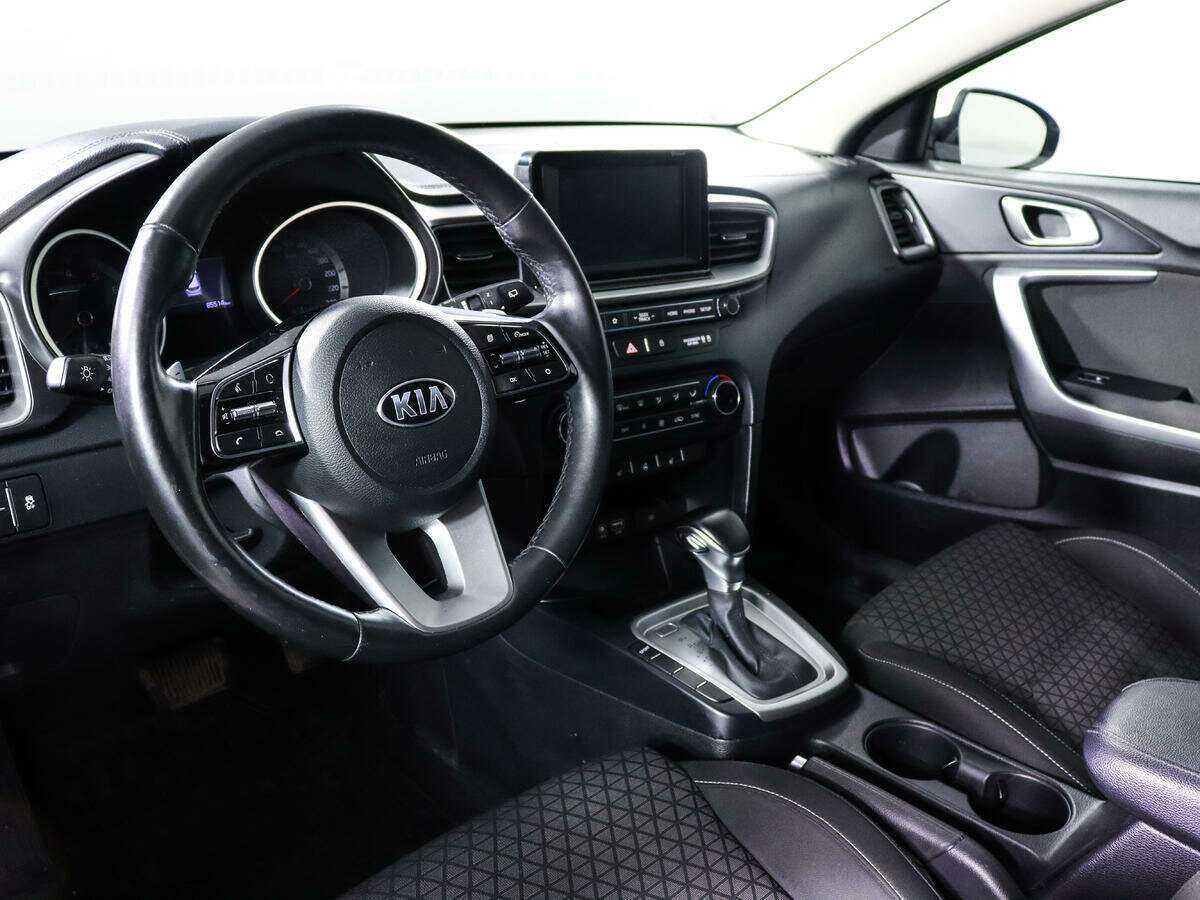 Купить Kia Ceed с пробегом. Фото: #11