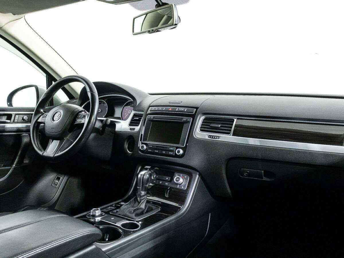 Купить Volkswagen Touareg с пробегом. Фото: #6