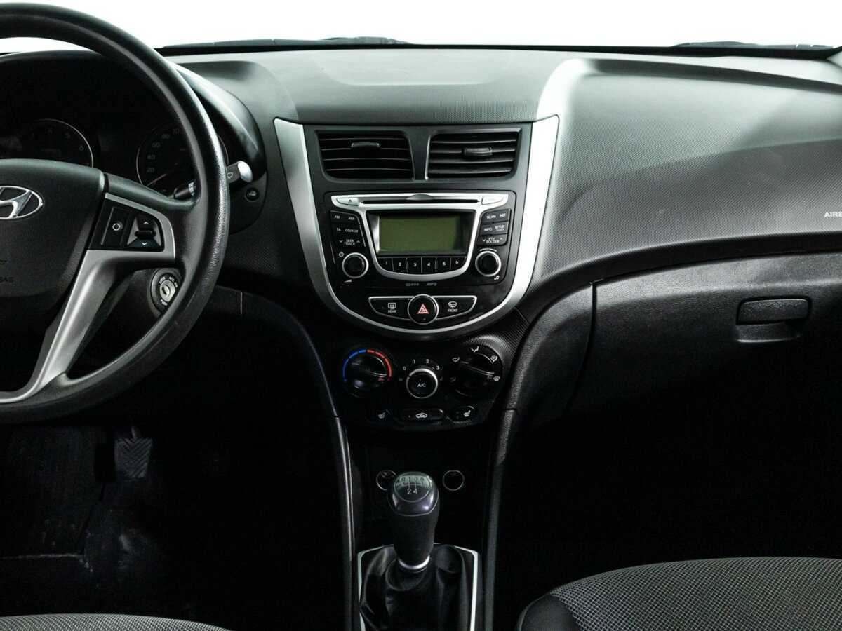 Купить Hyundai Solaris с пробегом. Фото: #13