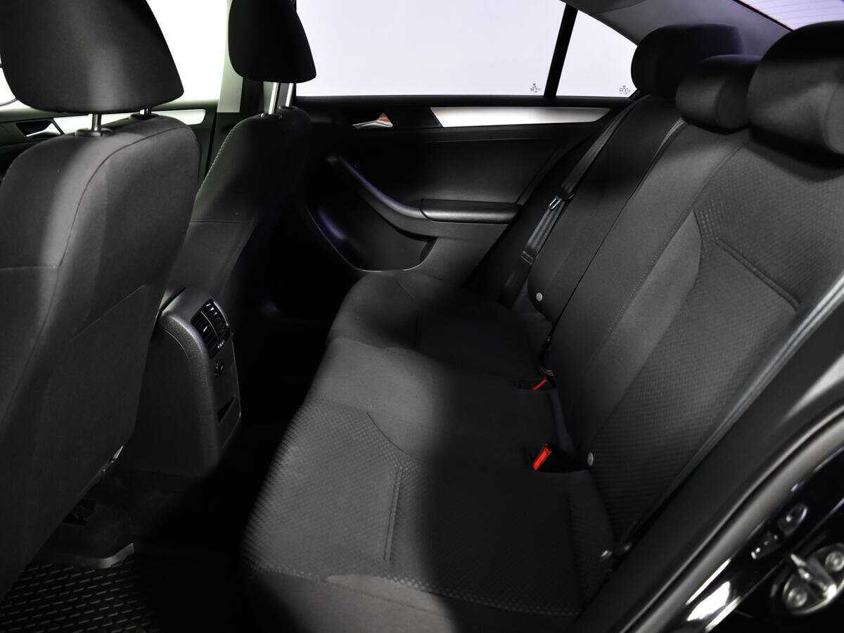 Купить Volkswagen Jetta с пробегом. Фото: #9