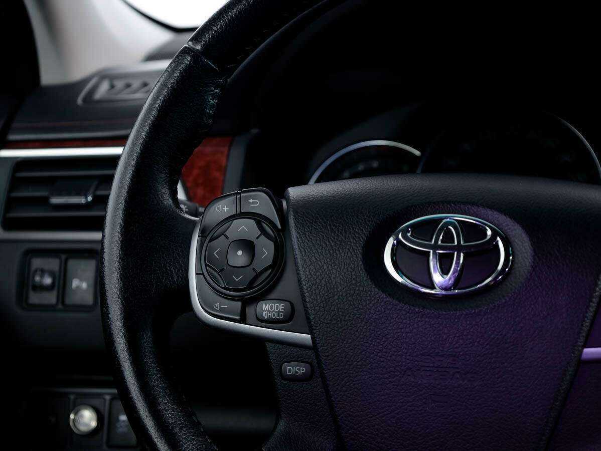 Купить Toyota Camry с пробегом. Фото: #18