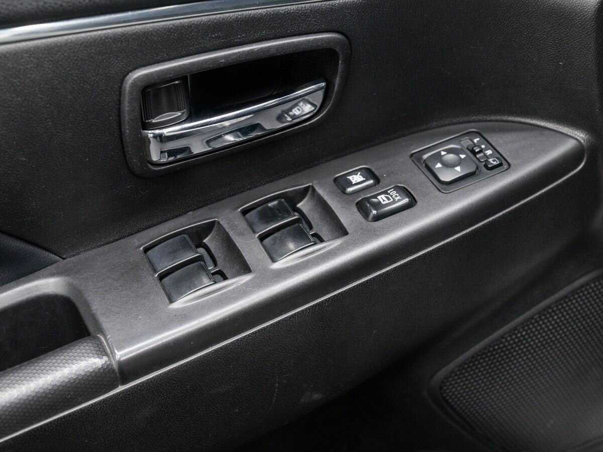 Купить Mitsubishi ASX с пробегом. Фото: #14