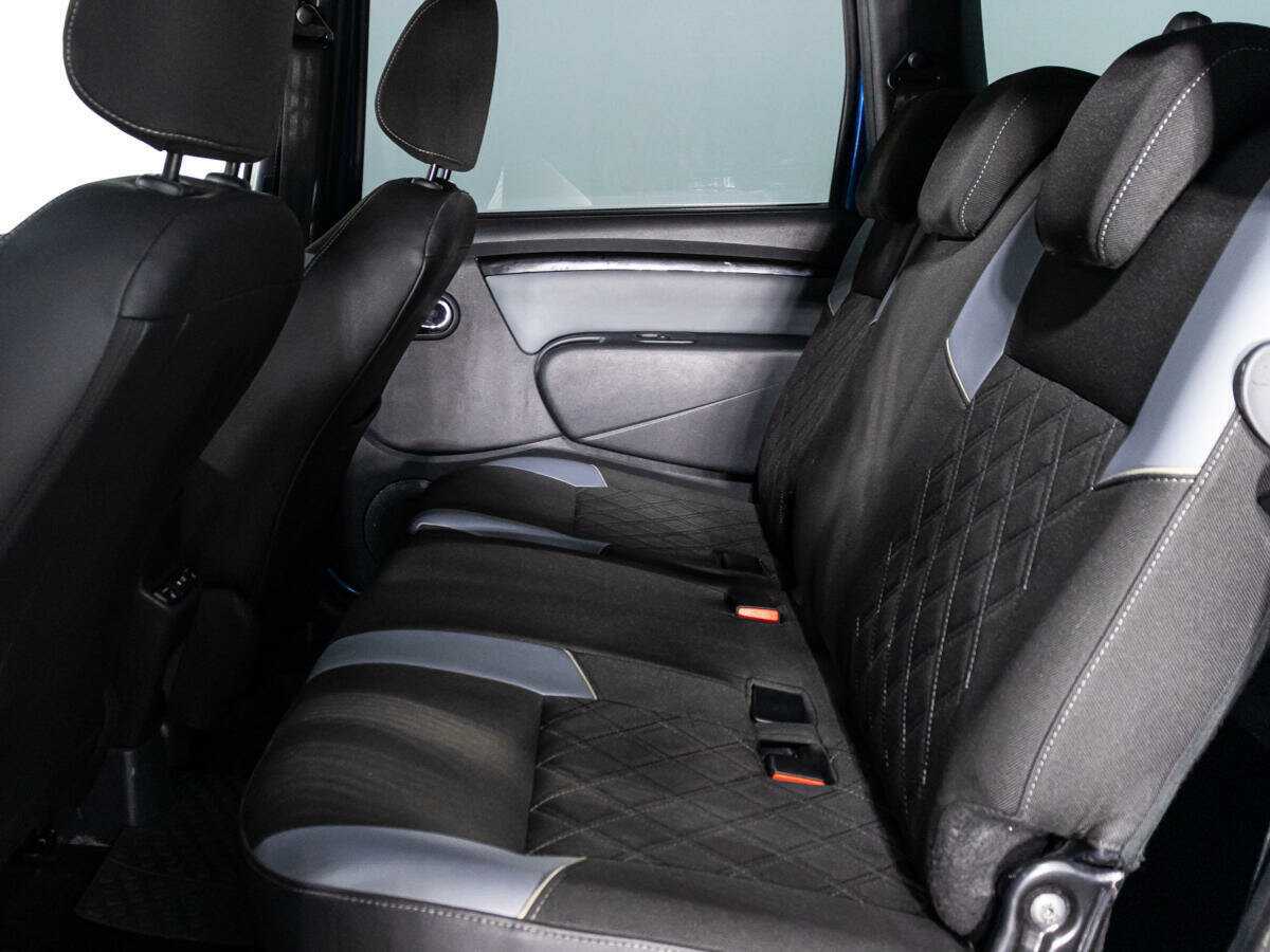 Купить Lada (ВАЗ) Largus с пробегом. Фото: #9