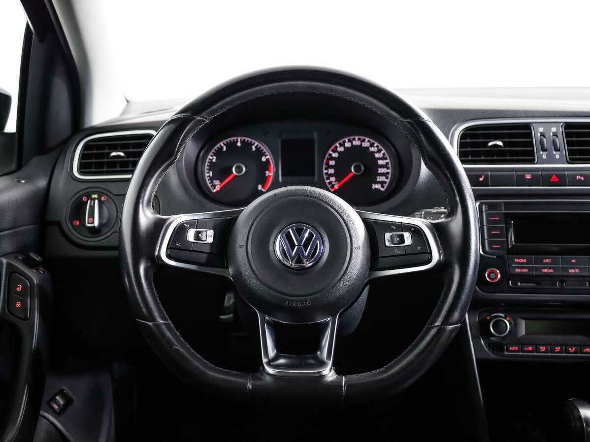 Купить Volkswagen Polo с пробегом. Фото: #17