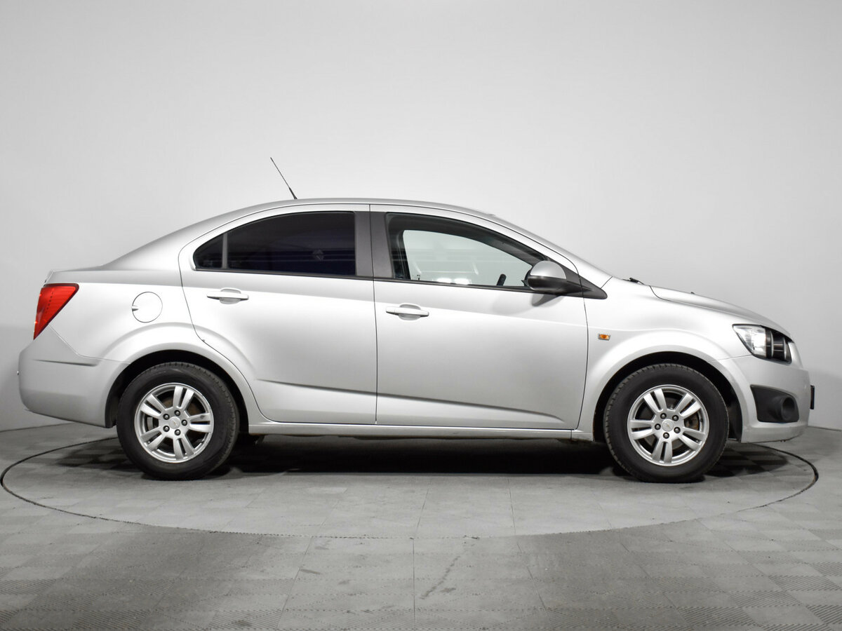 Купить Chevrolet Aveo с пробегом. Фото: #3