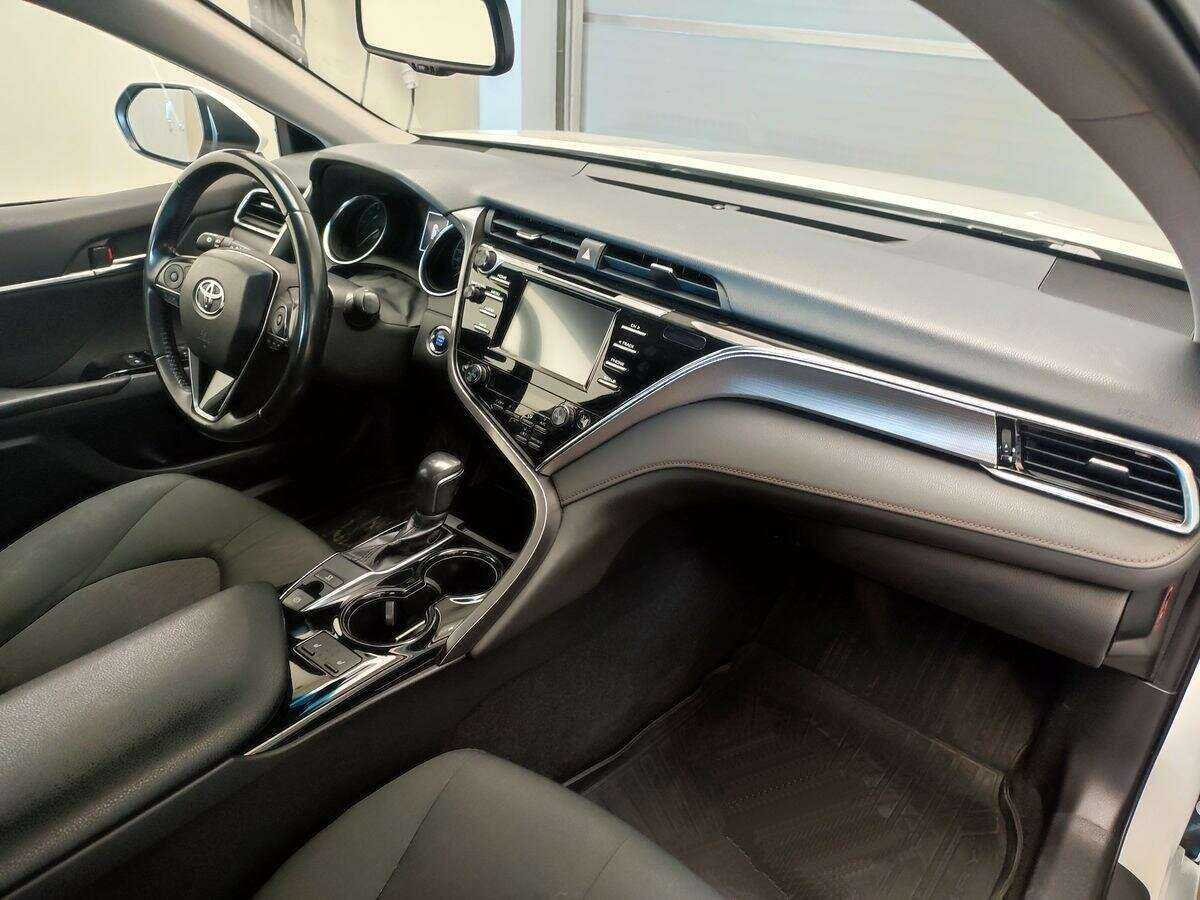 Купить Toyota Camry с пробегом. Фото: #6