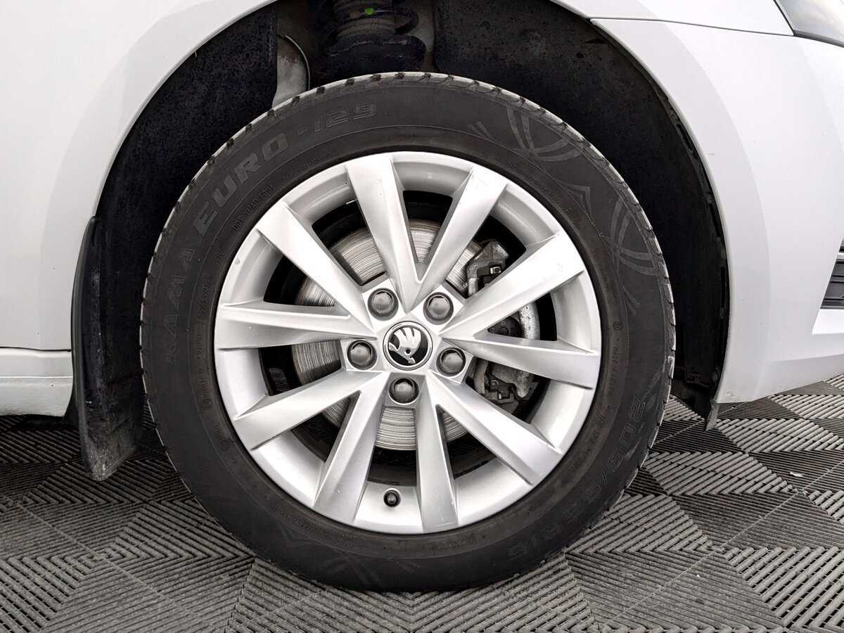 Купить Skoda Octavia с пробегом. Фото: #16