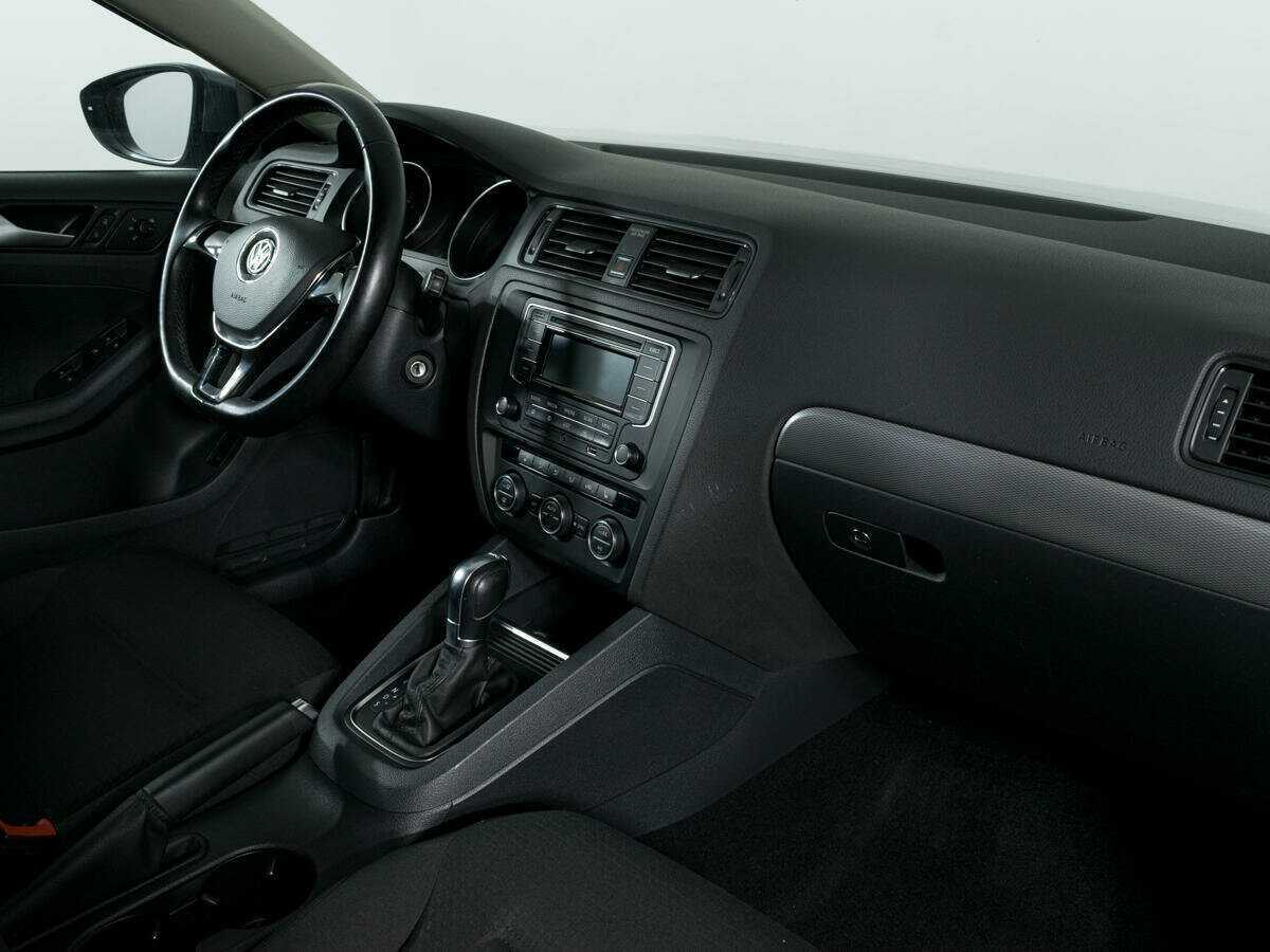 Купить Volkswagen Jetta с пробегом. Фото: #6