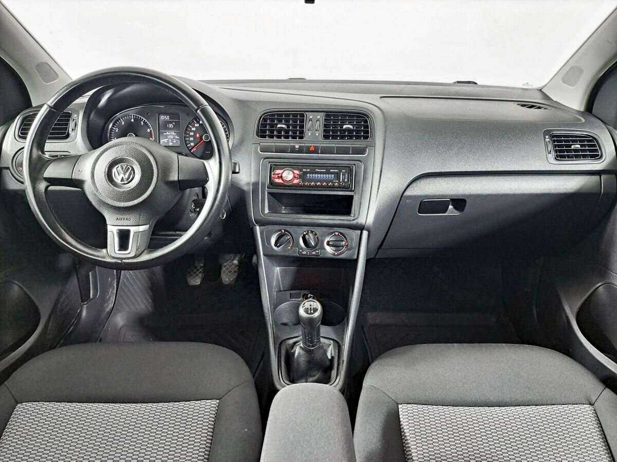 Купить Volkswagen Polo с пробегом. Фото: #11