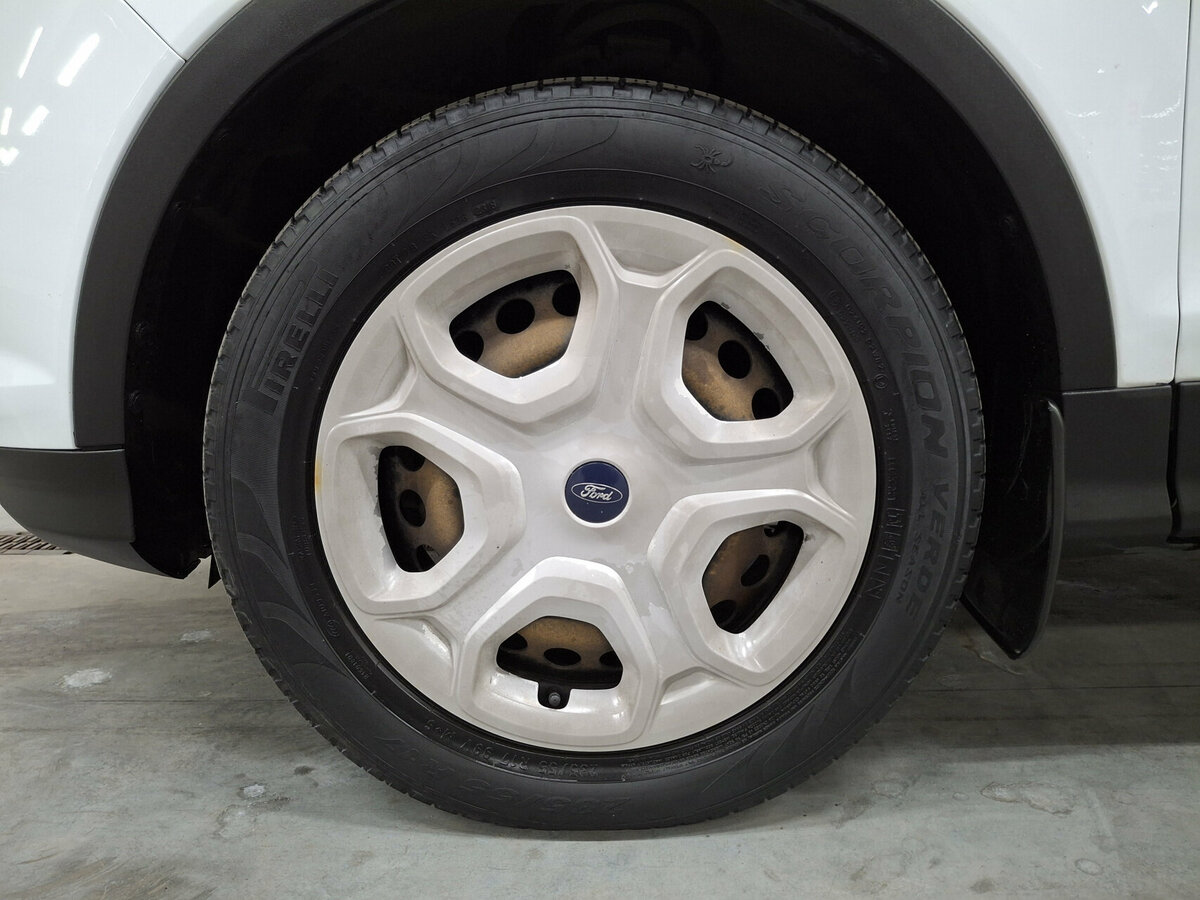 Купить Ford Kuga с пробегом. Фото: #16