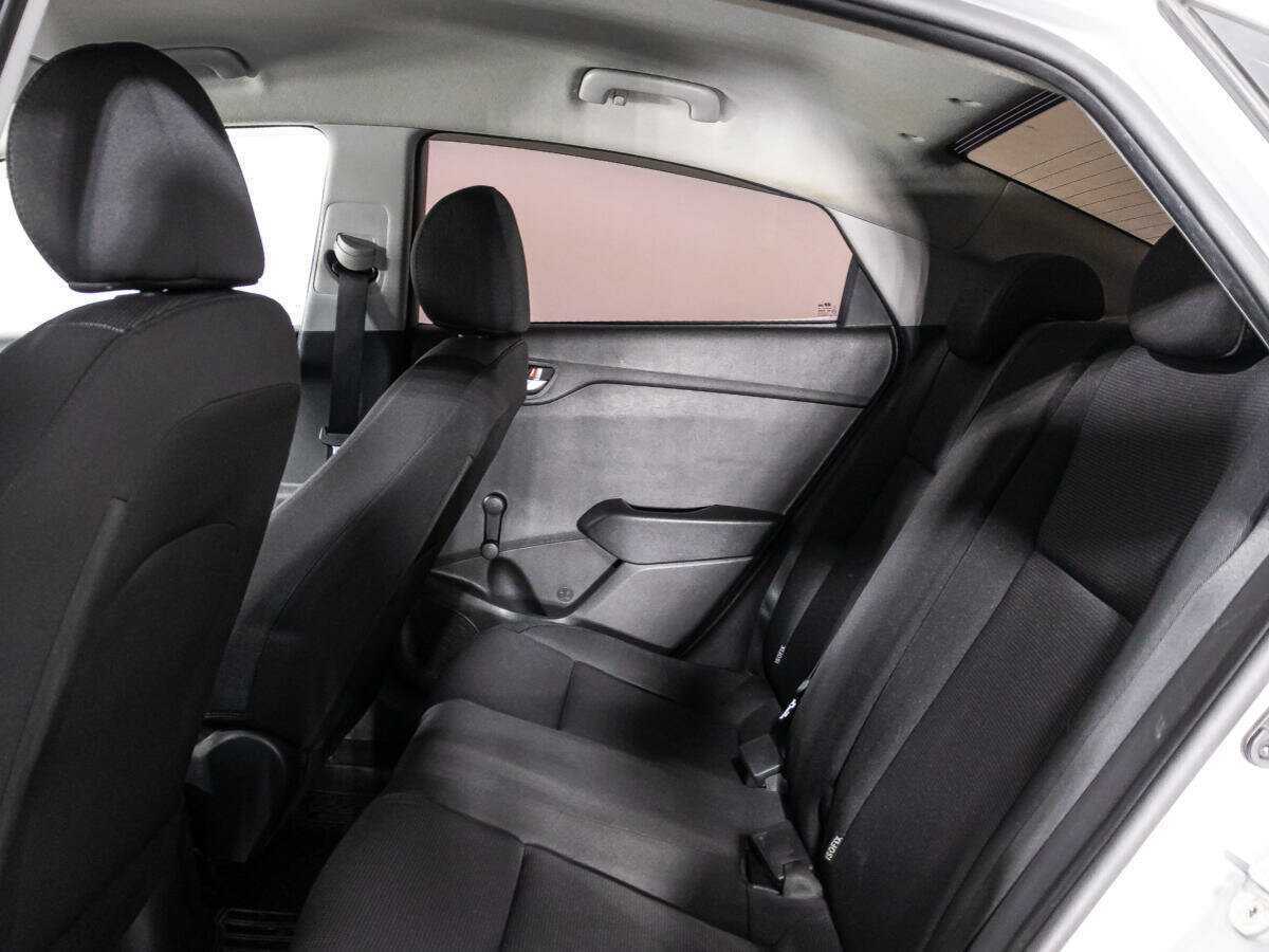 Купить Hyundai Solaris с пробегом. Фото: #9