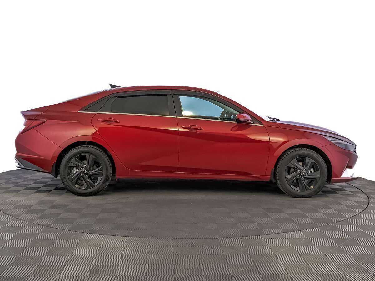 Купить Hyundai Elantra с пробегом. Фото: #3