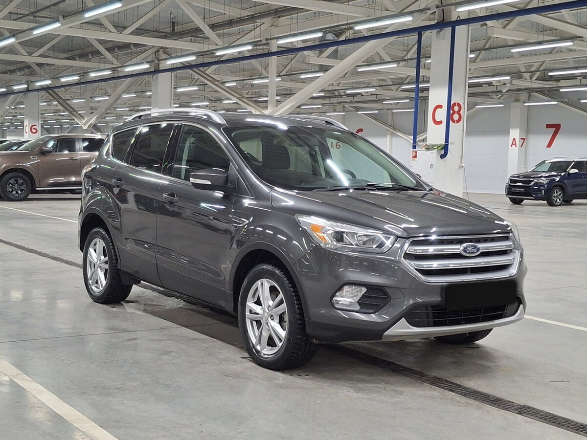 Купить Ford Kuga с пробегом. Фото: #2