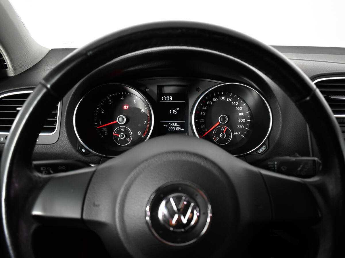 Купить Volkswagen Golf с пробегом. Фото: #10