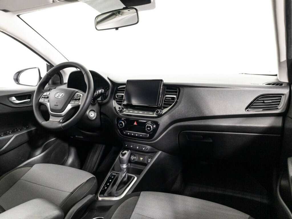 Купить Hyundai Solaris с пробегом. Фото: #8