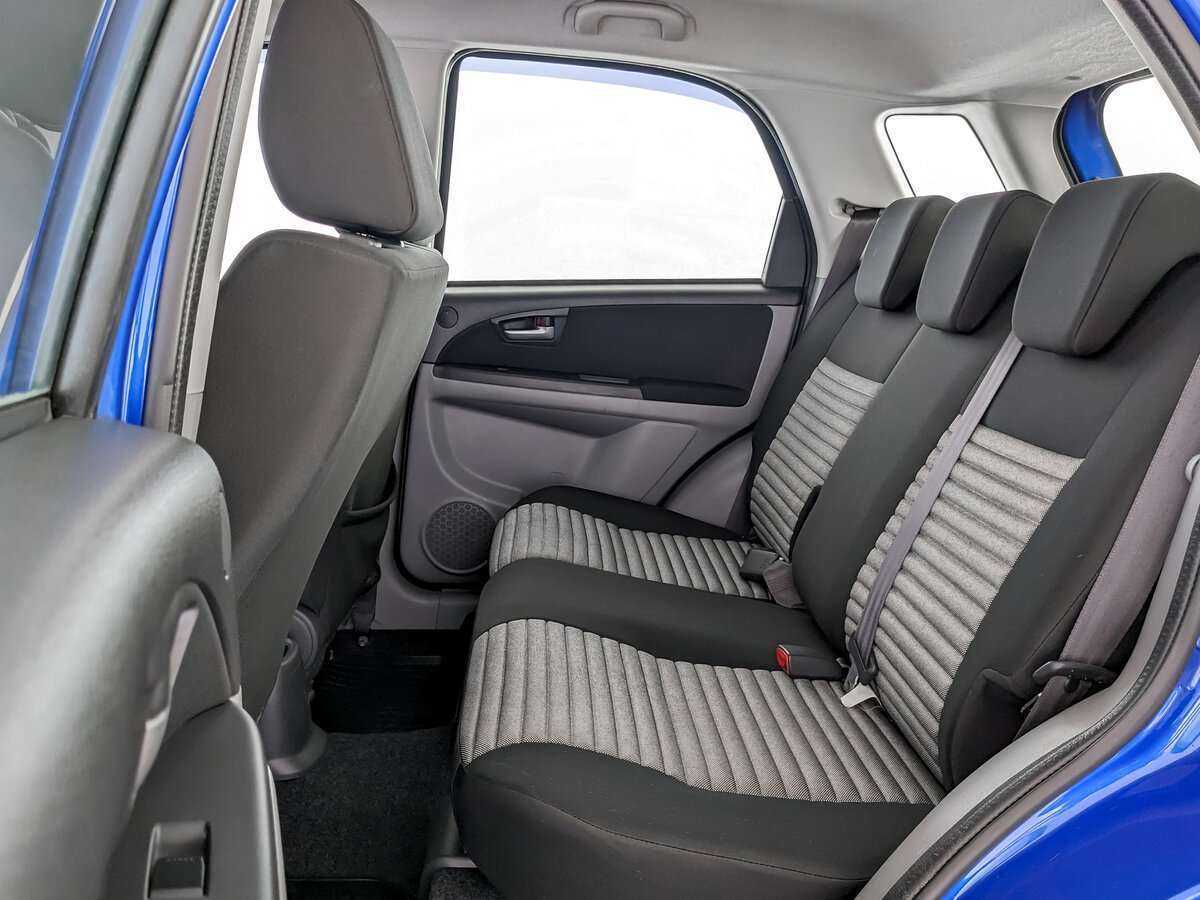 Купить Suzuki SX4 с пробегом. Фото: #9