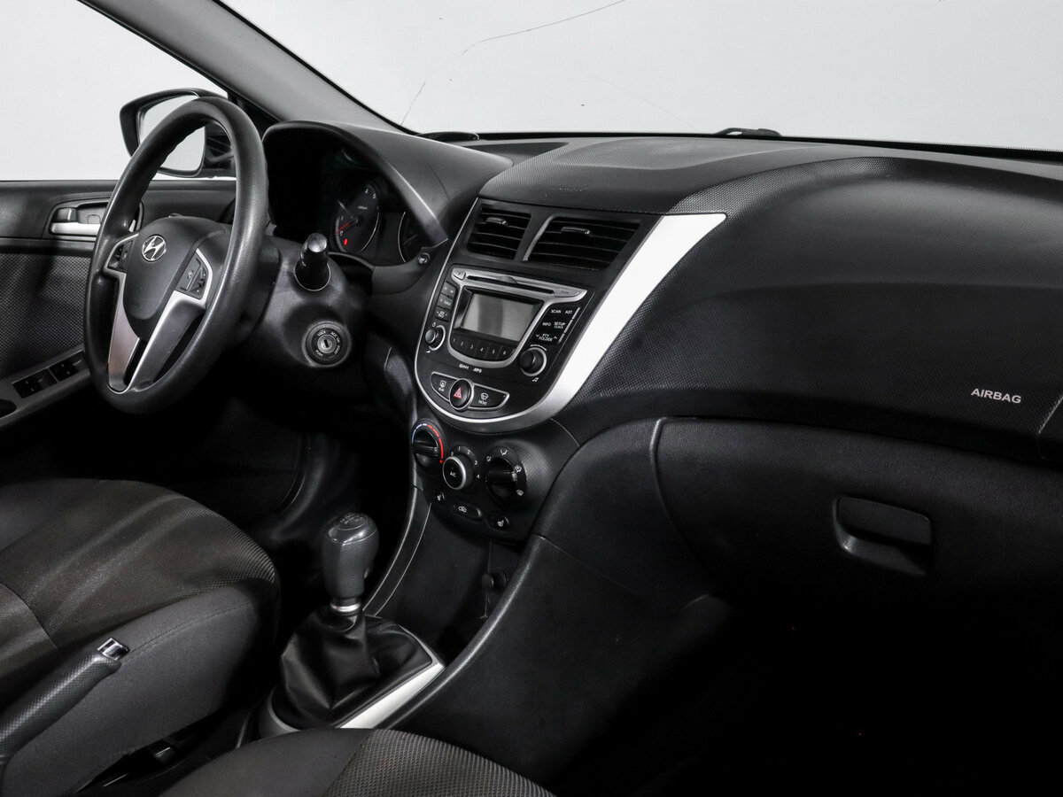 Купить Hyundai Solaris с пробегом. Фото: #6