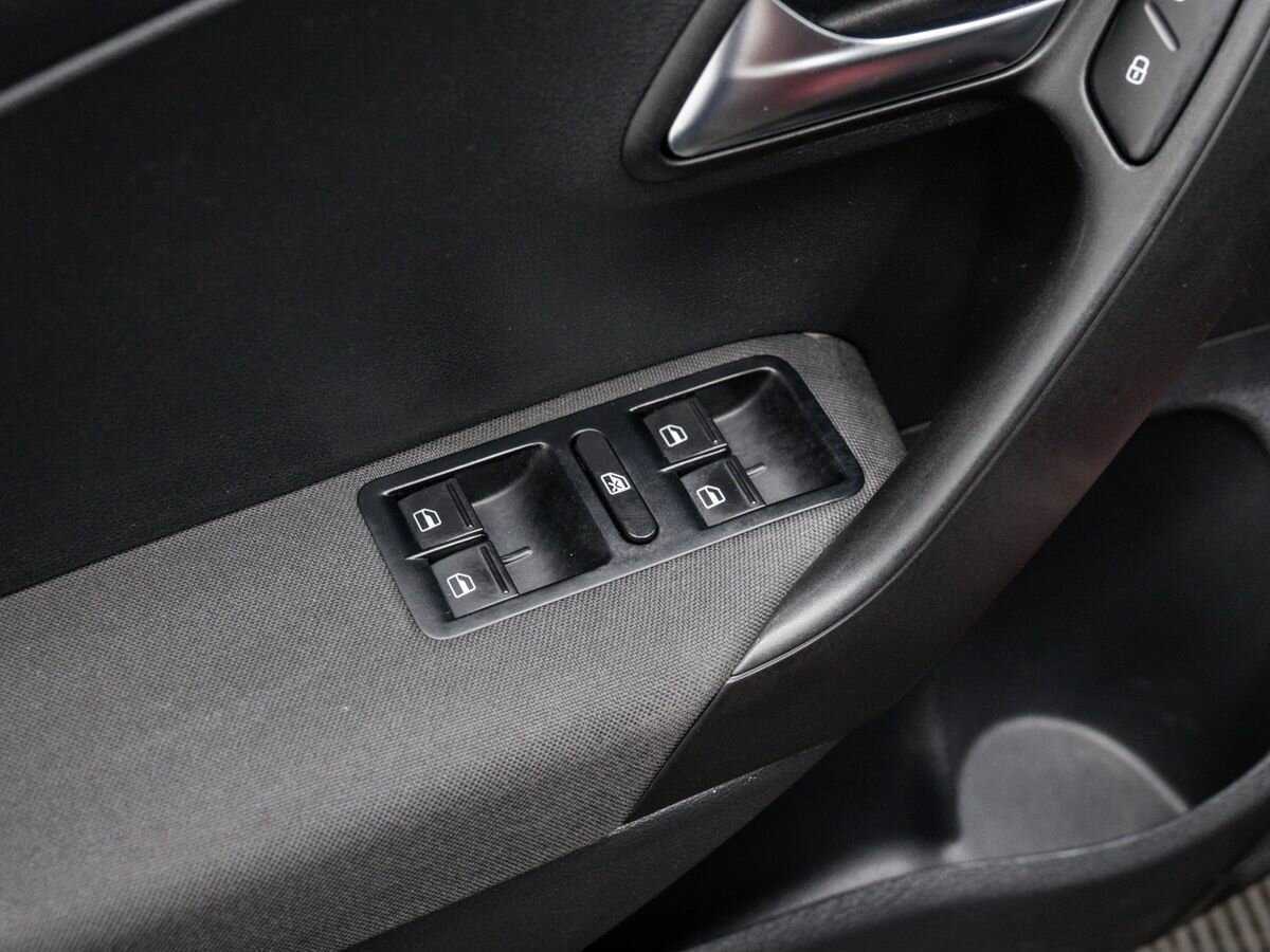 Купить Volkswagen Polo с пробегом. Фото: #12