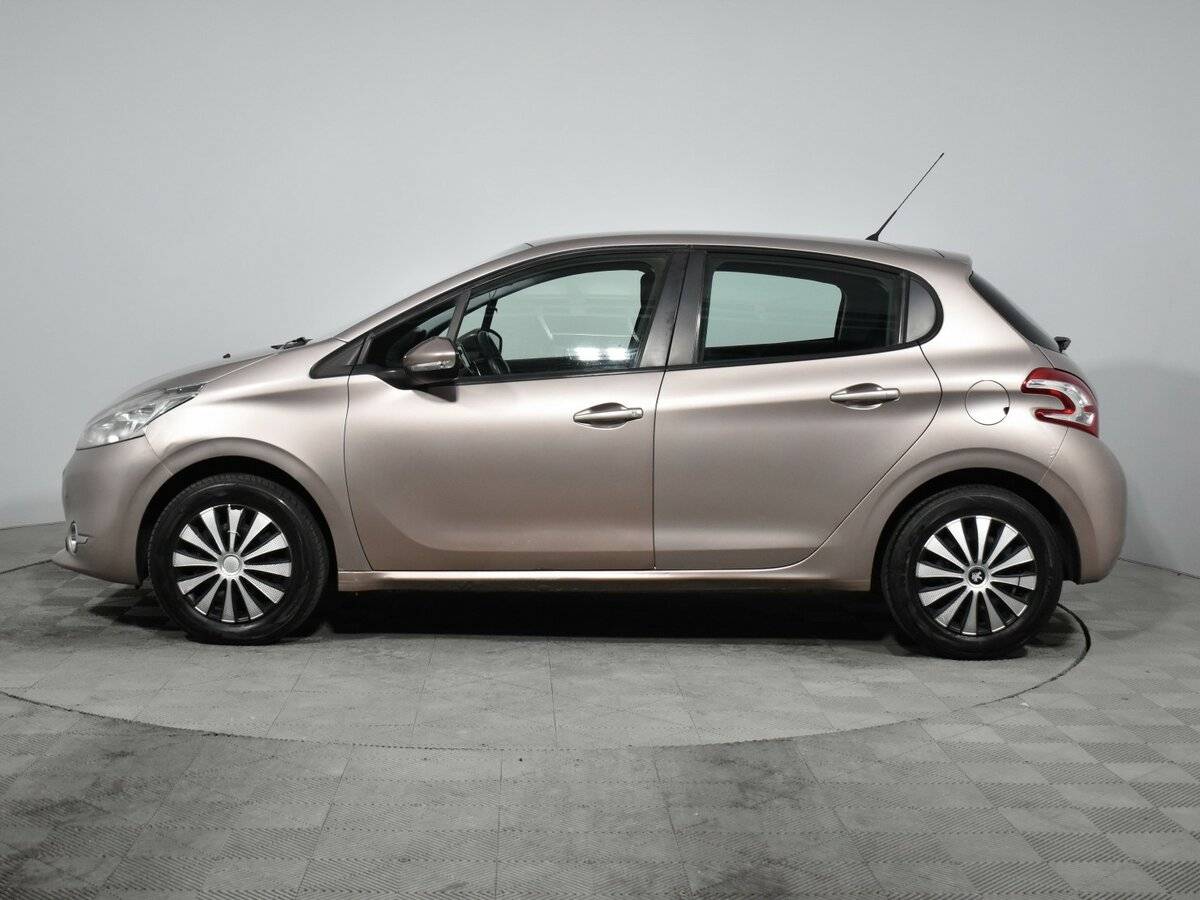 Купить Peugeot 208 с пробегом. Фото: #7