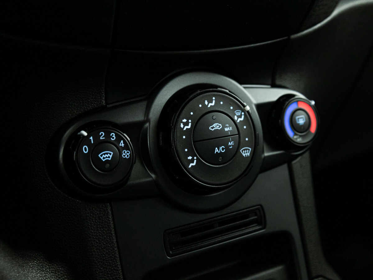 Купить Ford Fiesta с пробегом. Фото: #13