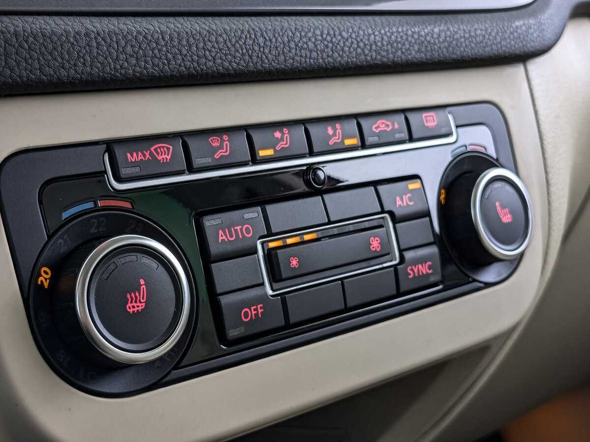 Купить Volkswagen Tiguan с пробегом. Фото: #16